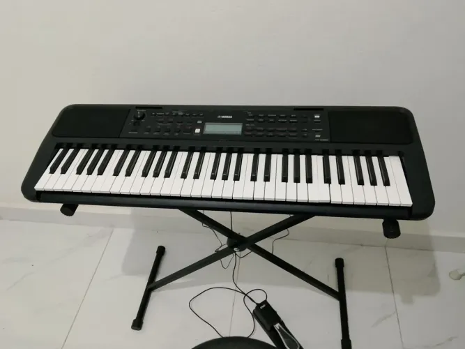 Teclado Yamaha PSR - 383