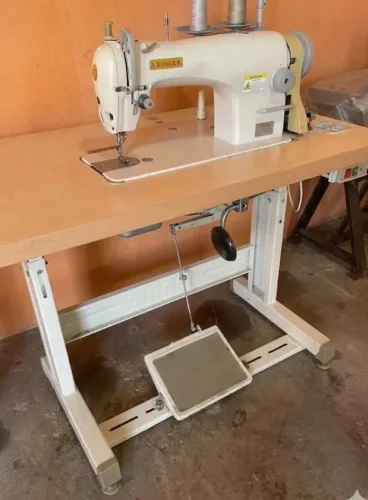 MAQUINA DE COSTURA - RETA INDUSTRIAL