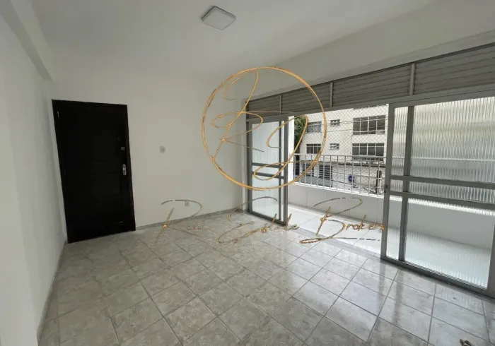 Apartamento para aluguel com sala ampla 100 m2 com 4 quartos sendo 2 suítes em Umarizal -