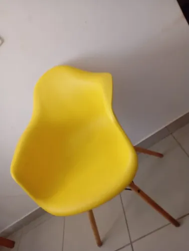 4 cadeira pe de madeira 