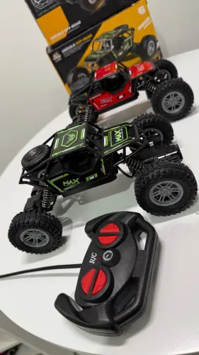 Carrinho de controle remoto 4x2
