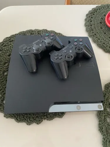 VENDO PS3 DESBLOQUERADO bem conservado todo original com controles originais