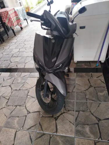 Vendo moto scooter Yamaha Neo 125