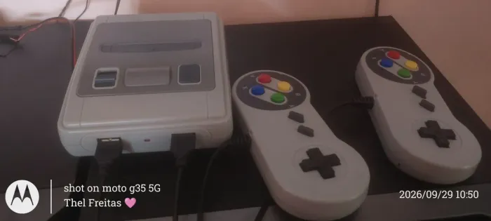 Vendo mini games , quase nem usado tem vários joguinhos para criança. Obs : não entrego !