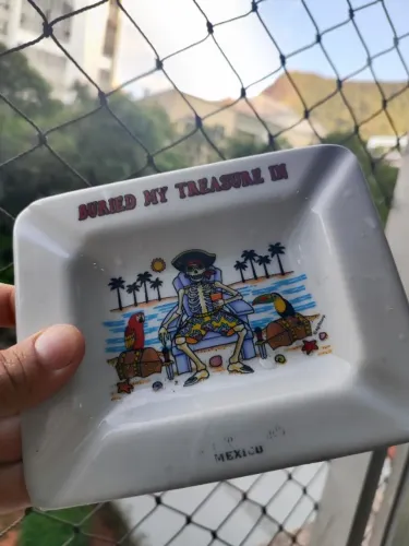 Cinzeiro Pirata esqueleto "Buried my treasure" Plata del Carmen nexico