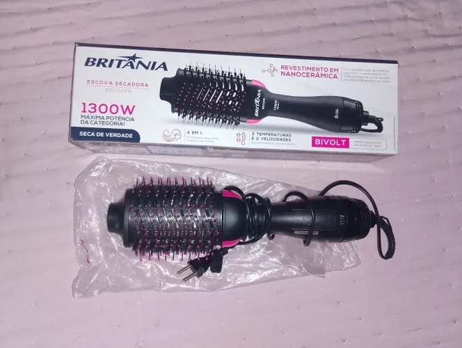 Escova secadora semi nova Bivolt