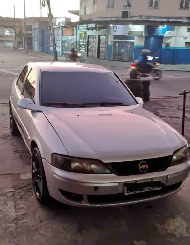 Chevrolet Vectra CD 2.2 16V / 2.0 16V Mec./aut. 1998