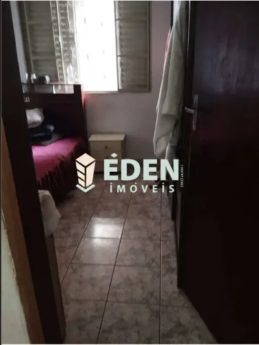 Casa com 5 quartos, 2 banheiros, garagem para 4 carros, à Venda na Rua Cristóvão Pereira d