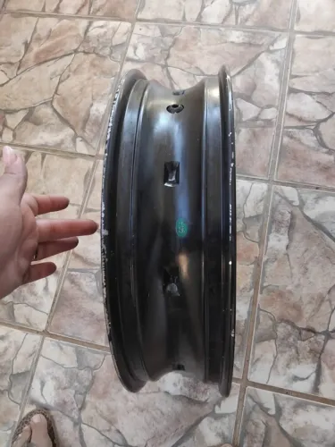 VENDE-SE RODA TRASEIRA FZ250 ANO 18 A 26