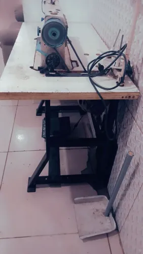 Maquina de costura reta industrial