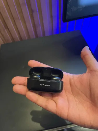 Fone de Ouvido Bluetooth TWS Air Pro 200 - Sem Fio / Estojo de Carregamento