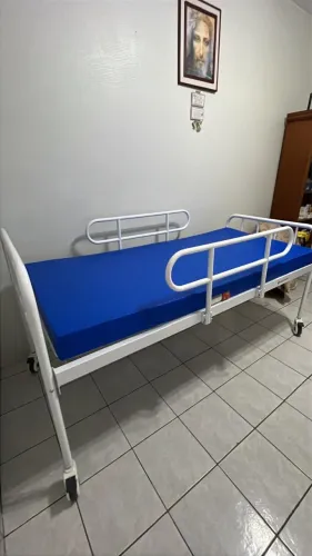 Cama Hospitalar Dellamed com Colchão e Grades