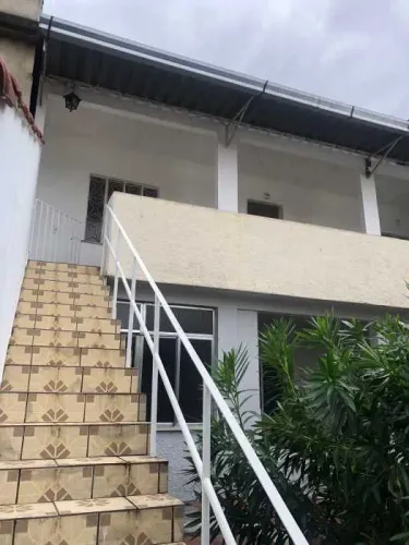 CASA COM 2 QUARTOS EM LOCAÇÃO NA VILA EMIL - MESQUITA
