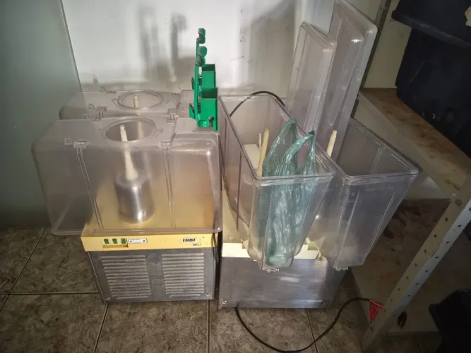 REFRESQUEIRA USADA