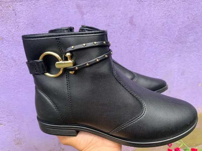 Vende-se bota 100$