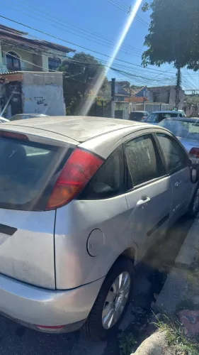 Ford Focus 1.8 16V 5P 2002