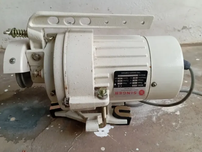 Motor reta industrial