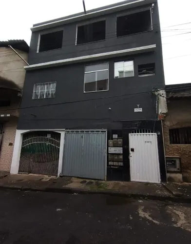 Prédio com 6 apartamentos mais 1 sobrado muito barato