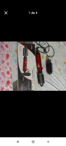 Escova secadora e modeladora $100