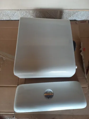 Vendo conjunto de vaso sanitário mais a caixa em ótimo estado