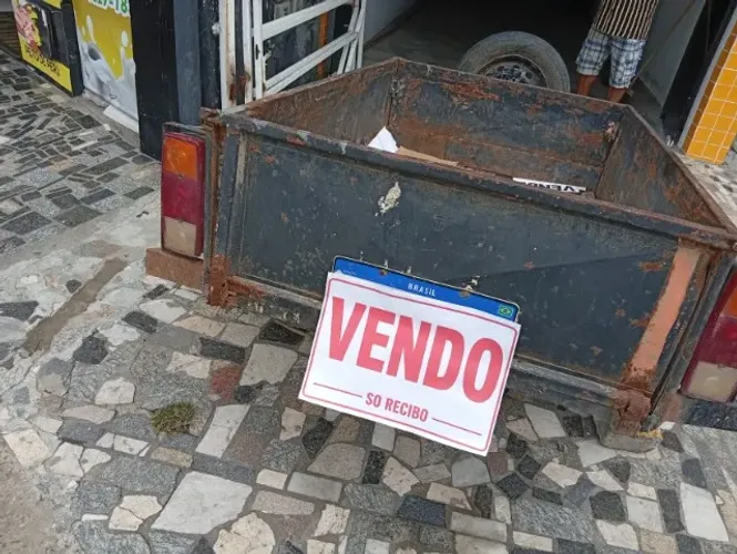  REBOQUE À VENDA  