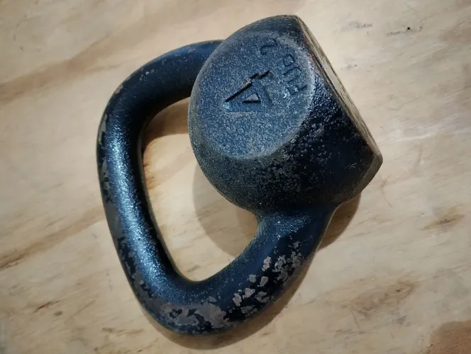 Kettlebell de treinamento para a academia