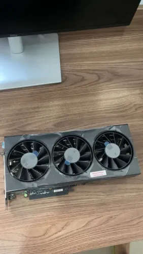 Placa de Vídeo XFX AMD Radeon RX9060XT 16GB