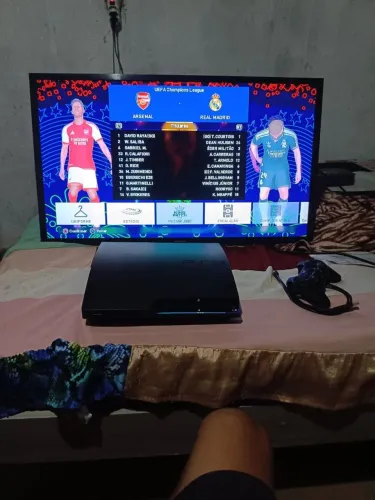 VENDE-SE PS3 , CONTROLE ORIGINAL E JA VEM COM MAIS DE 5 JOGOS