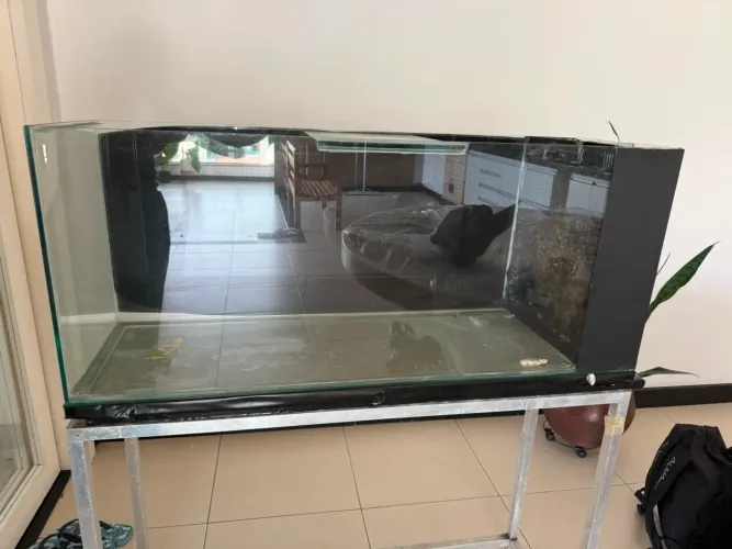 Vendo aquário lapidado 110x35x45 e movel