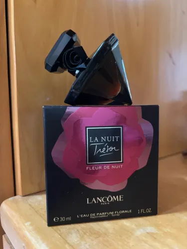 Perfume Trésor Fleur de Nuit edição limitada