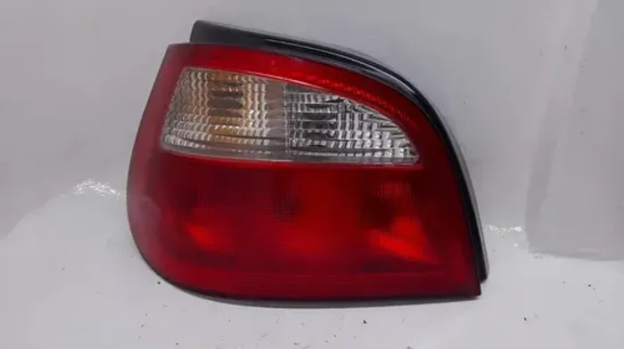 Lanterna Traseira Esquerda Renault Megane Hecht 1999 Esquerdo