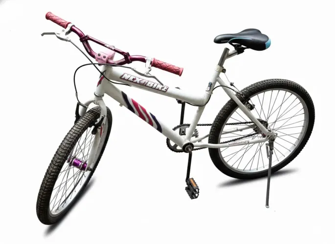 Bicicleta - Conservada e Pronta pra Uso