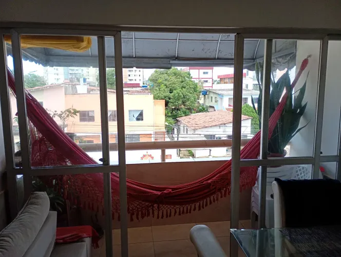 Porta de alumínio quatro partes móveis 3 met de Comp por 2.2 de altura.