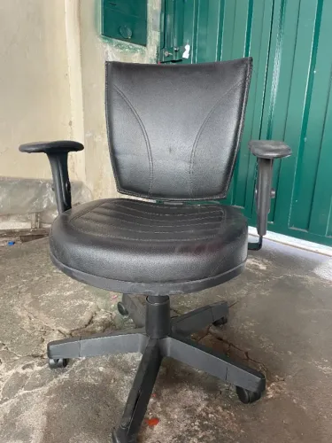 Cadeira De Escritório Ergonomica Giratória E Regulável Martiflex