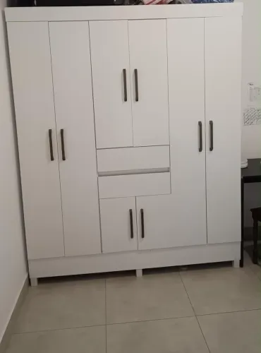 Guarda roupa 8 portas