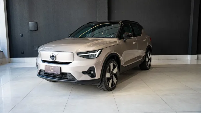 Volvo XC40 Recharge Plus (elétrico) 2023