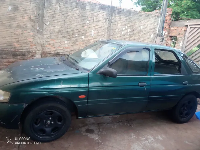 Ford Escort GL 1.6 MPI 2000