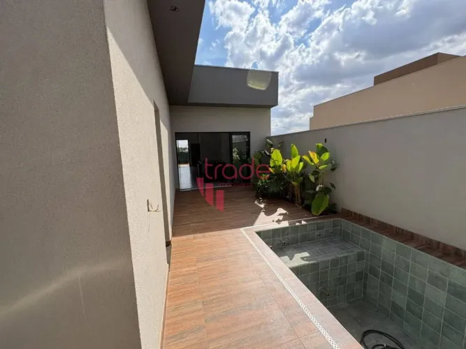 Casa à Venda ou para Alugar em Condomínio Fechado de 3 suítes no Quinta da Mata em Ribeirã