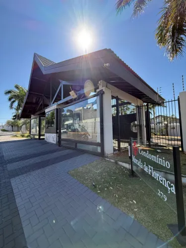 Casa/Sobrado Condomínio fechado em Maringá