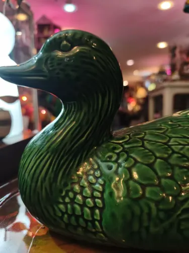 Pato de cerâmica.
