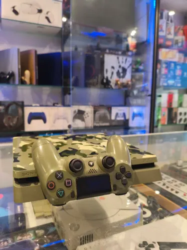 PS4 slim camuflado em perfeito estado de uso