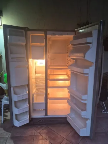 Refrigerador Brastemp side by side inox , semi nova, defeito motor