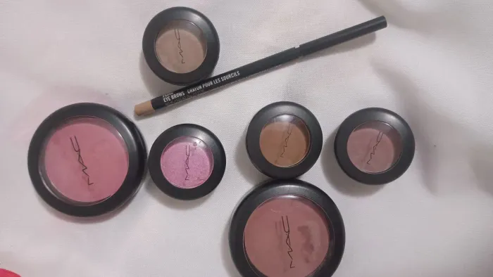 Kit de sombras e blush da M.A.C importadas!Novas! 