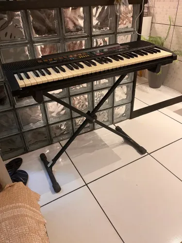 Teclado CASIO + suporte (funcionando tudo)