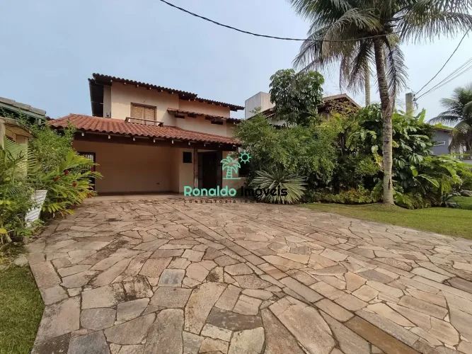 Imperdível! Casa em Condomínio 4 Quartos, 2 Suítes, 3 Salas e 4 Vagas na Bougainville - Be