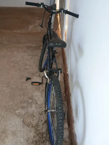 Vendo uma bicicleta aro 26 em bom estado