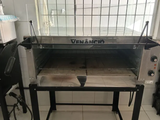 Forno Elétrico Venâncio FERI90 220V - Excelente Oportunidade!