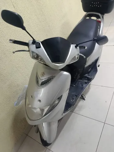 Vendo Scooter Suzuki - Econômica e Prática