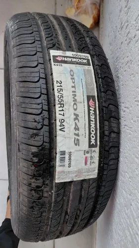 Pneu hankook 215/55/17
