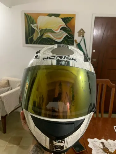 Capacete